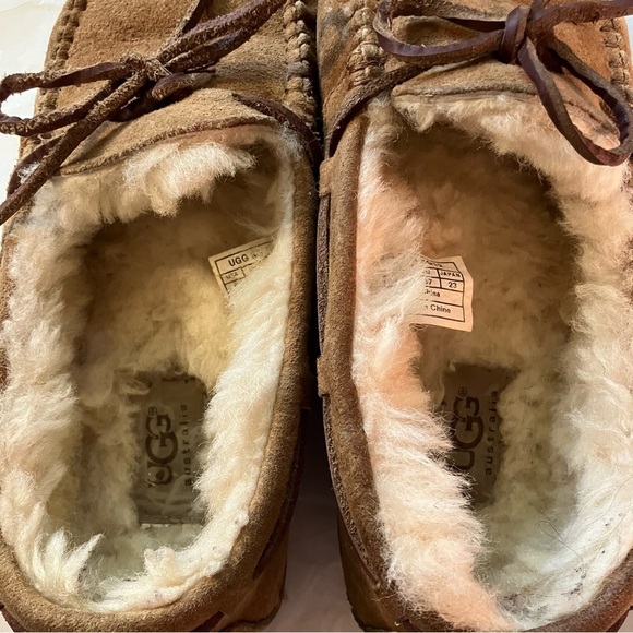 Ugg Australia Women’s Dakota Moccasin Slipper, size 6, Winter, Comfy, Warm - Picture 9 of 14